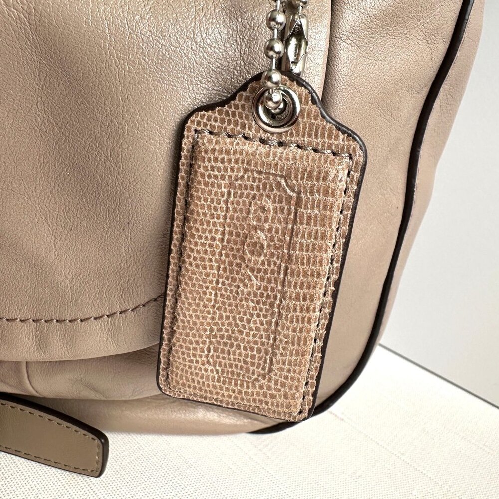 Coach Kristin Beige Leather Shoulder Bag - Picture 4 of 16